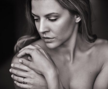 BENEFITS OF APPLYING WARM PADS ON BREASTS