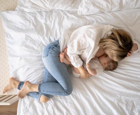 COLOSTRUM: BENEFIT OF THE FIRST BREAST MILK